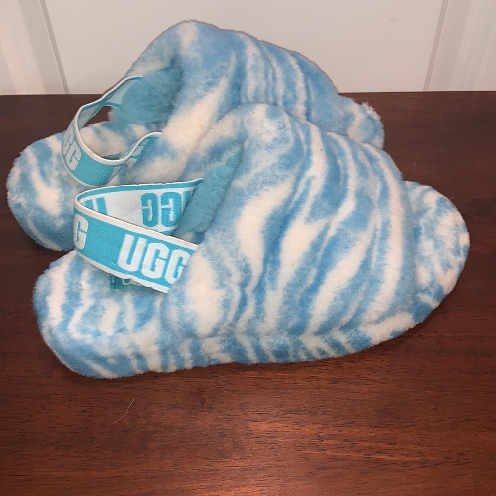UGG FLUFF YEAH SIZE 7 SLIPPERS - Picture 4 of 9